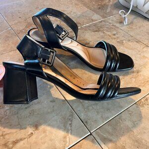 CL by Laundry Black Block Heels 9.5